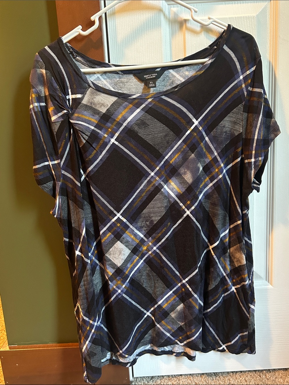 Apt. 9 Black Plaid Short-Sleeve Scoop Neck Top with Blue and White Accents
